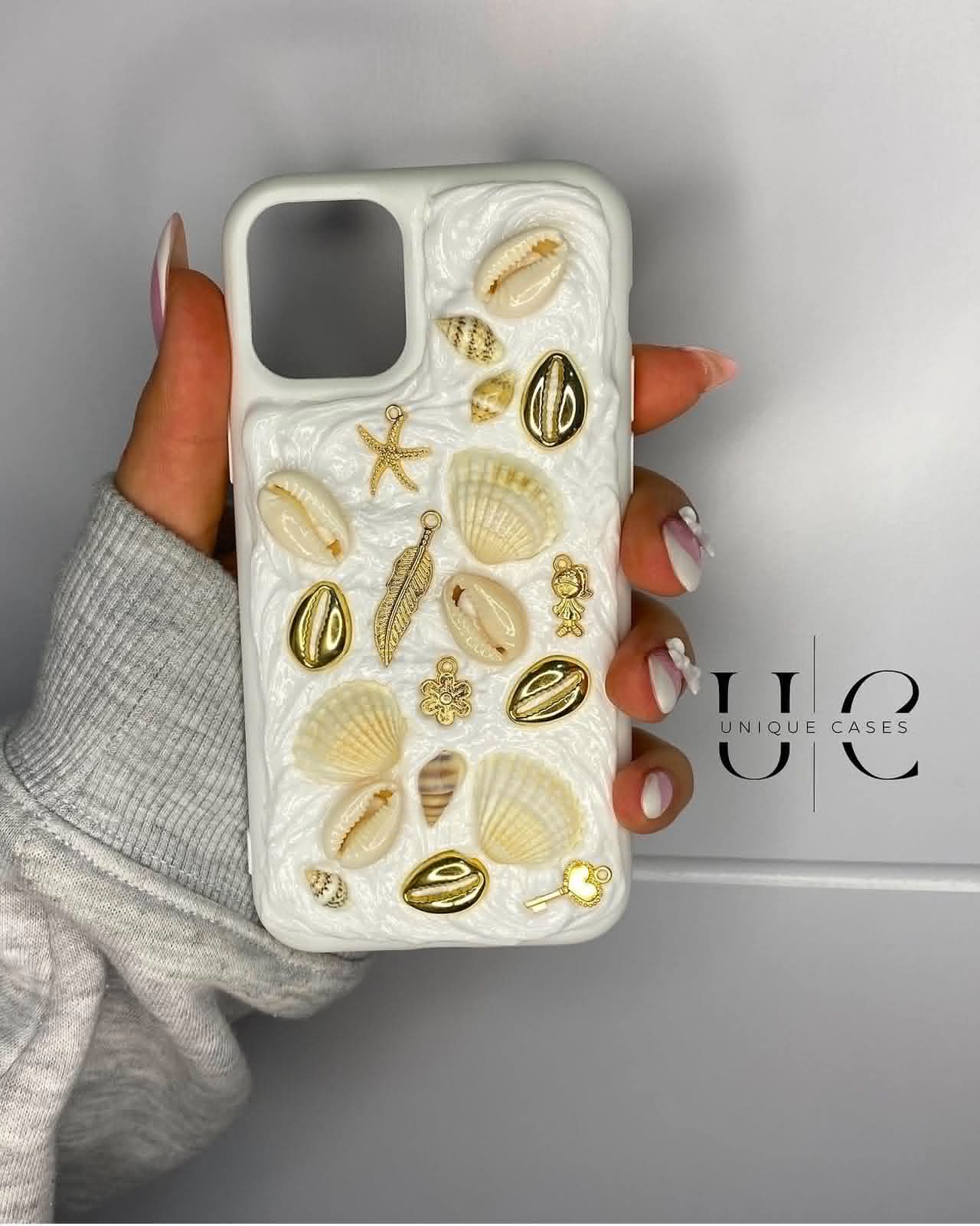 Collection Golden Shell Case